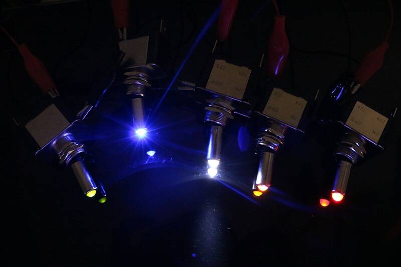 Тумблер со светодиодной подсветкой, 2В, 20А, цвет в ассортименте