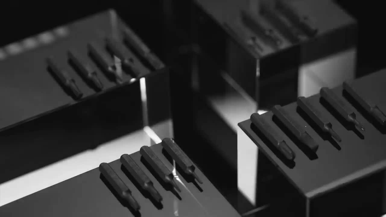 Беспроводной шуруповерт Youpin Wowstick 1P+ 19 в 1