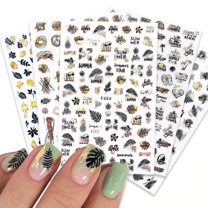Модный маникюр с наклейками 2023-2024: красивый дизайн ногтей со слайдерами, фото